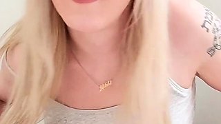 Amateur Webcam Cute Teen Plays Solo with Big Dildo