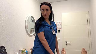 My Stepmom The Masseuse Fixed My Knees - With Her Mouth