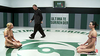 Wenona "the Gymnast" (2-0) Vs Rain "poison" Degrey (1-3)