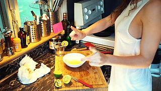 Lemon Juice Vs. Lemon Squeezer