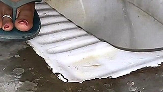 Beautiful Bhabhi Pissing Full Pussy Close-up Video