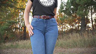Stepsis Teases Cameltoe Pussy In Blue Jeans Outdoors