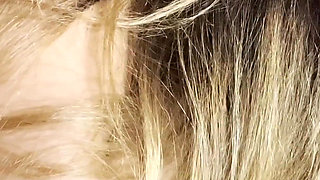 I fuck my girlfriend pussy stuck on the couch and put it in his mouth