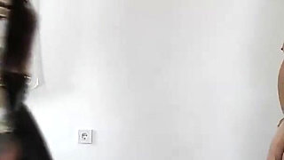 Mistress Cleo Loves Ballbusting!