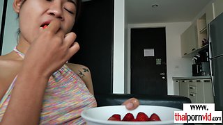 Amateur porn Thai young cutie making her day better
