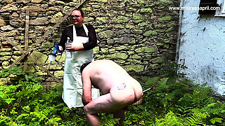 Dominatrix Mistress April punishment blockhouse