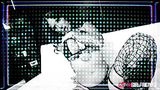 Tattooed Redhead Ginger Momo Brings the Spice for a Creampie