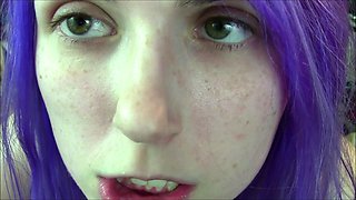 Young amateur teen in solo masturbation playing with herself