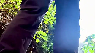 Your Queen Needs a Roadside Pee Break