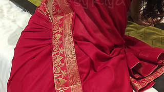 Sassy Riya Saare Close up Cleavage