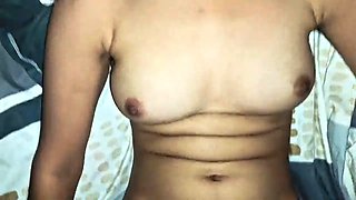 Desi girlfriend ko hotel jake thuk lagake pela desi girlfriend village sex mms