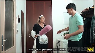 Wild Fuck First, Cleaning Later Or Never With Anna Versailles