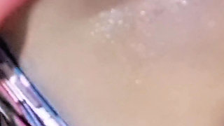 Colombian influencer masturbates for her fans