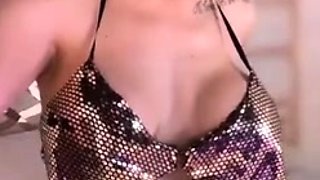 Cute amateur webcam teen girl toying pussy on webcam