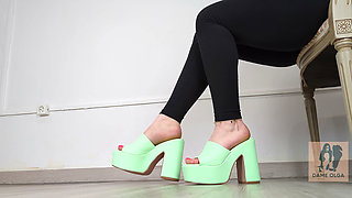 (669) Shoe Collection: Green Block Heel Mules - Dame Olga (4k)