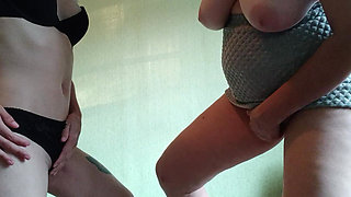 I Cum in My Panties at the Sight of My Hot MILF Stepmom