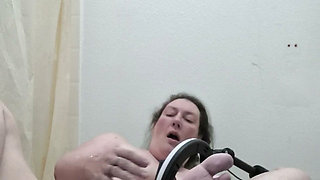 Cripplefreak4u Uses Her Fucking Machine for the First Time