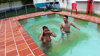 Surprise Fuck in the Pool with the Neighbor When She Thought She Was Alone!