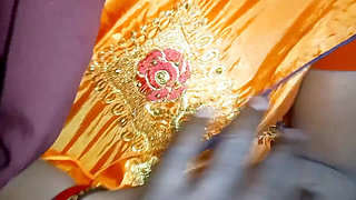 Indian Mallu Aunty Saree Changing Enjoying