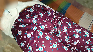 Secretly called the beautiful sister-in-law at night and fucked her in the bathroom