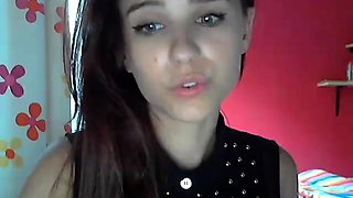 Amateur Webcam Teen Masturbates And Teases