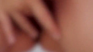 A Married Woman Masturbates While Getting Excited on the Balcony