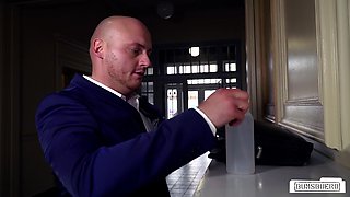 Vinna Reed Relishes Erotic Touch in Wild Office Massage