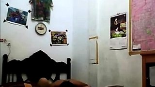 Indonesian Babe Orgasms on Fucking Machine