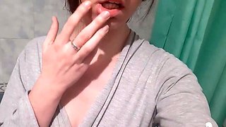 Hot Teen's Solo Orgasm in the Bathtub