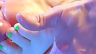 Amateur Housewife Foot Fucking Oiled Wrinkled Soles