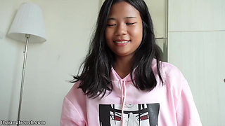 Beautiful Thai Girl Bothers Me During My Work, I Have to Fuck Her