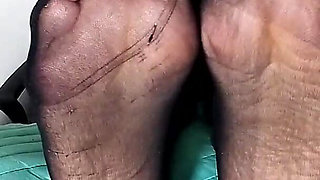 Sexy Nylon Feet Jerk off Instructions, Cumshot on My Feet Now!