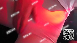 6067 국산 노래방에서 섹 방 착각하고 들어온 손님한테 걸림 Korea 텔레 UUB892