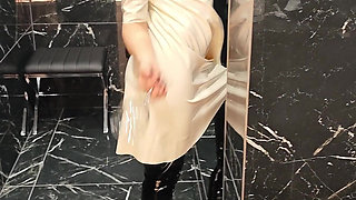 Peeing in the Toilett
