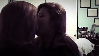 Asian Amateur Lesbians Kissing