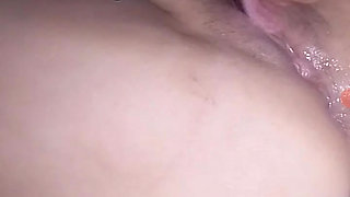 Fisting wet pussy and eating at the same time