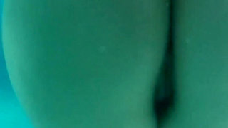 I Touch Myself in the Public Swimming Pool in Thailand - Risky Sex French