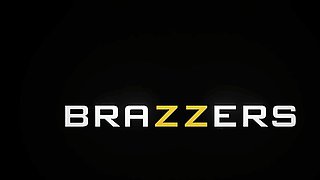 Jack Off Challenge.Riley Reign / Brazzers