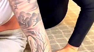 Bounty Hunter Lora Cross Handcuffs and Captures Mars Solo - Lora Finally Finds Mars to Bring Her in, but Mars Isn't Going Withou