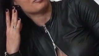 Sofia Cucci live web with a black leather suit