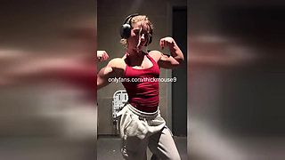 TikTok Accident: Muscular 18yo Flashes Wet Pussy Live!