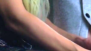 Am I the Best Wife of the Year? Romantic Hanjob for My Husband