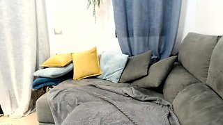 Webcam fun mature brunette with toys cum on cam