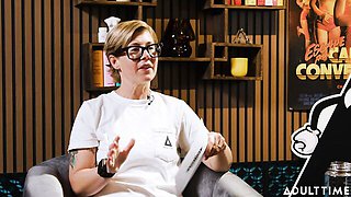 Come-hither Romi Rain at hd clip