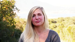 Chloé, 29 years old, from Hyères! - Jacquie et Michel TV