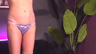 The Oil Massage Clinic: the Housewife's Hideout in the City. an Indecent Treatment in a Private Room Vol. 3