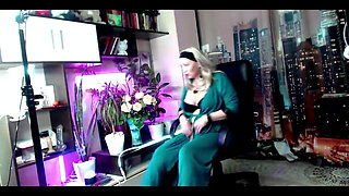 Aimee Hot MILF Aka Aimeeparadise Is a Mature Beauty and a Hot Anal Slut From Moscow!