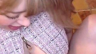 Part 1 Unavoidable Backlash! Cleavage Fully Exposed at Cherry Blossom Viewing Spot