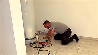 It's time to play for Oletsha! - Jacquie et Michel TV