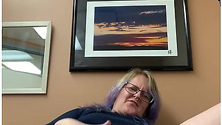 Sneaky Milf Masturbates While Waiting For Doctor In Office